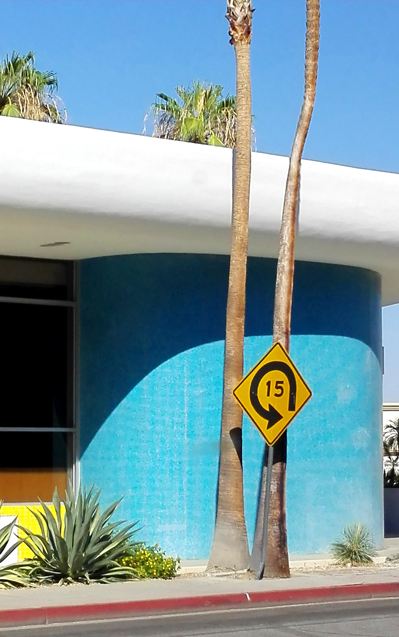 Bank-Palmsprings-Bauhaus