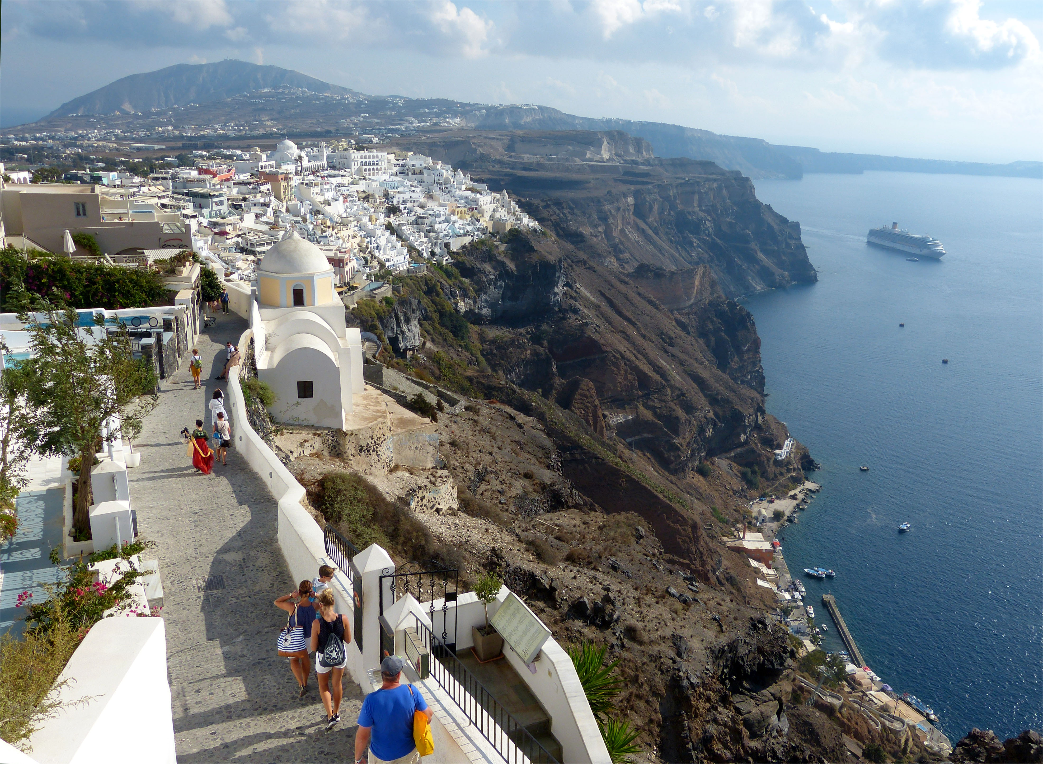 2018-10-02ha Tira - Fira - Kraterblick